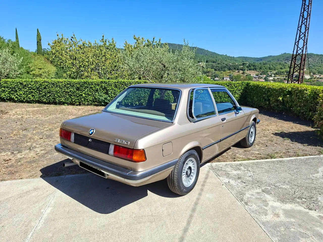 BMW 320i, foto 6