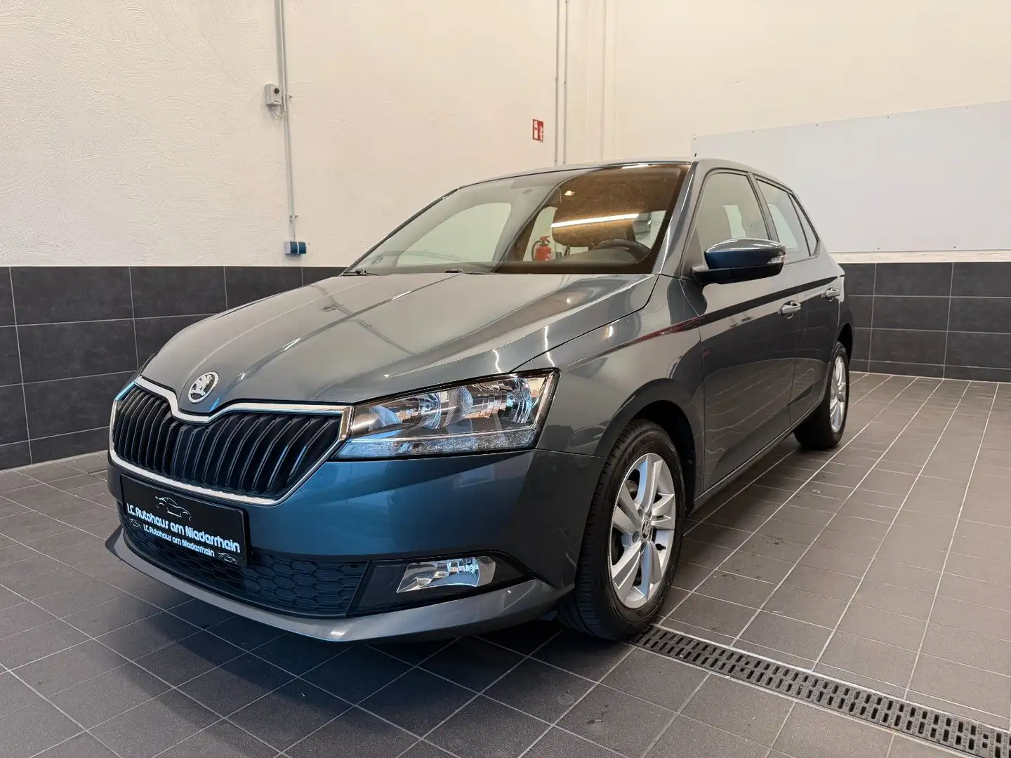 Skoda Fabia Ambition|KLIMA|KAMERA|HU NEU|SHZ|TSI|95PS| Gris - 1