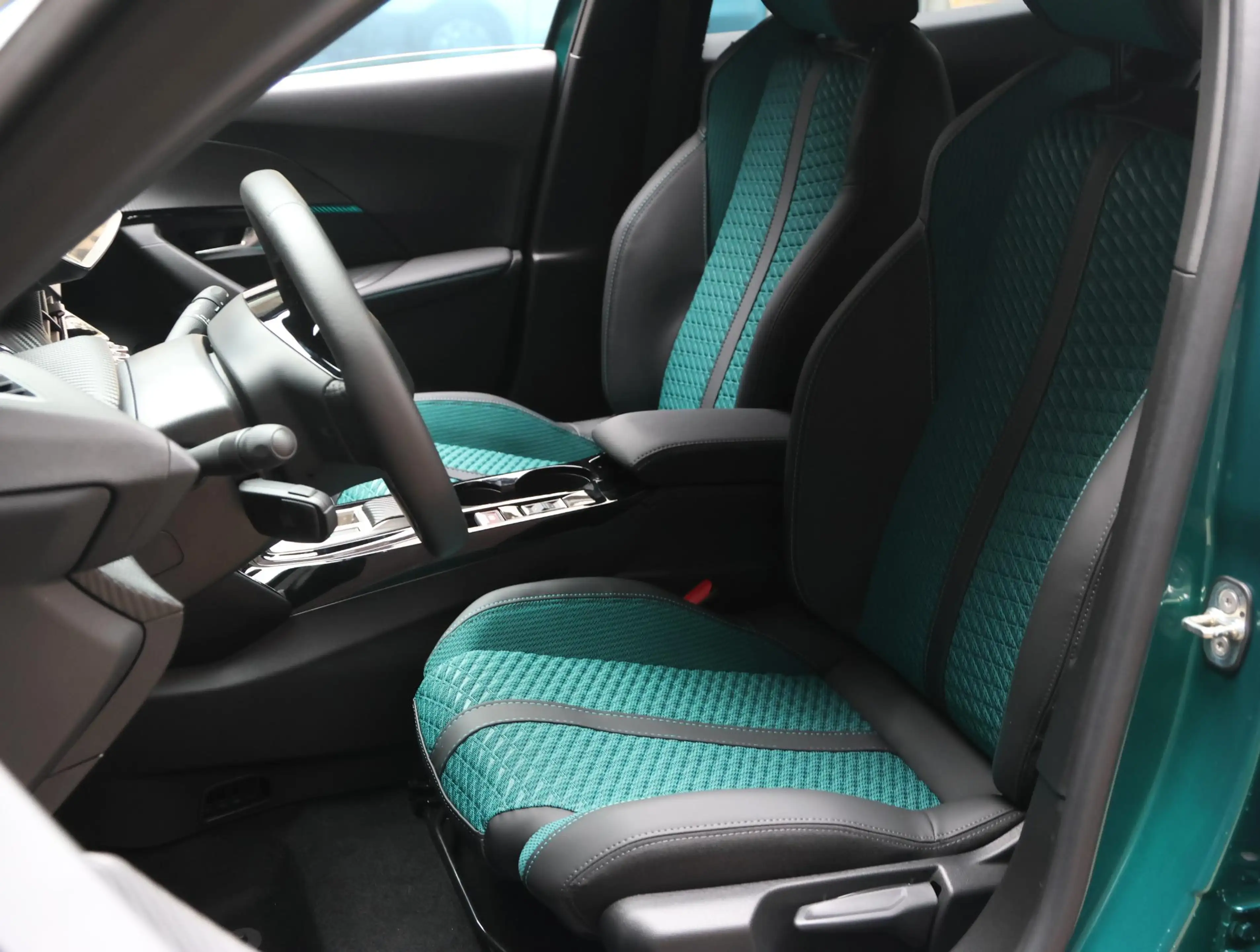 Peugeot 2008 SUV Nefkens Edition 110pk Hybrid | 360° Camera | A — photo 11