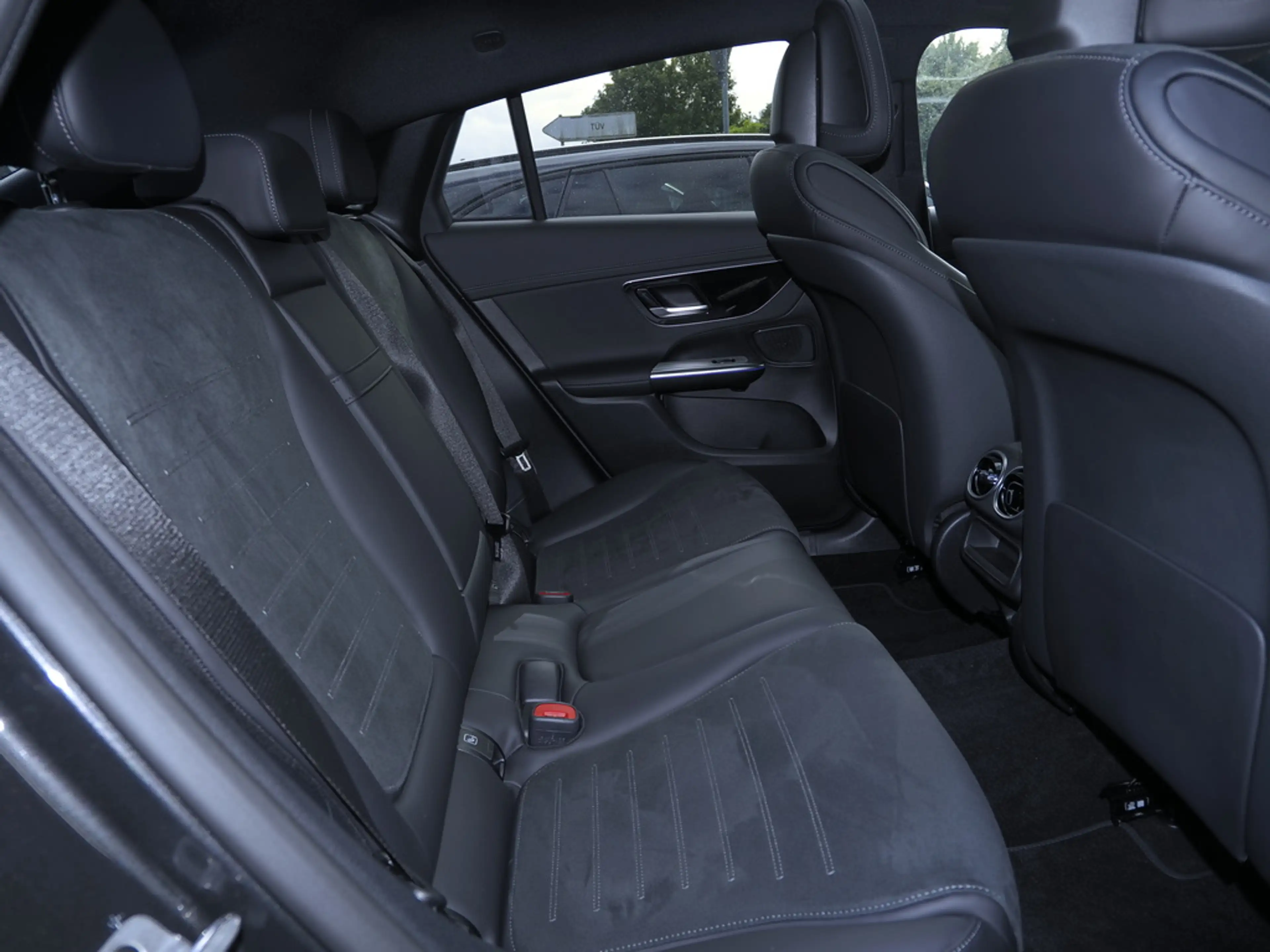 Mercedes-Benz GLC 450 d 4M COUPE AMG 360-KAM PANO NIGHT STANDH — photo 14