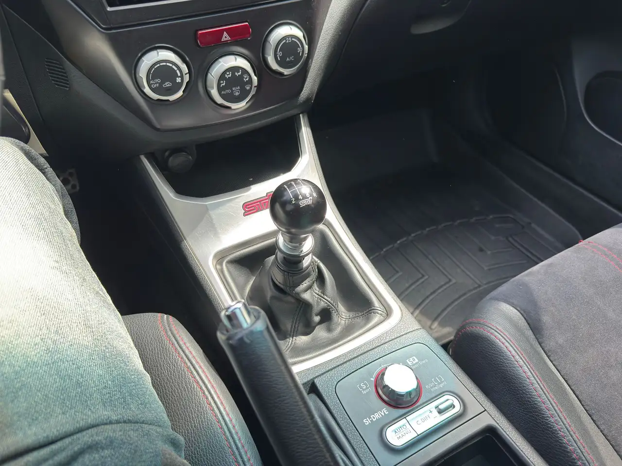 Subaru WRX снимка Subaru WRX