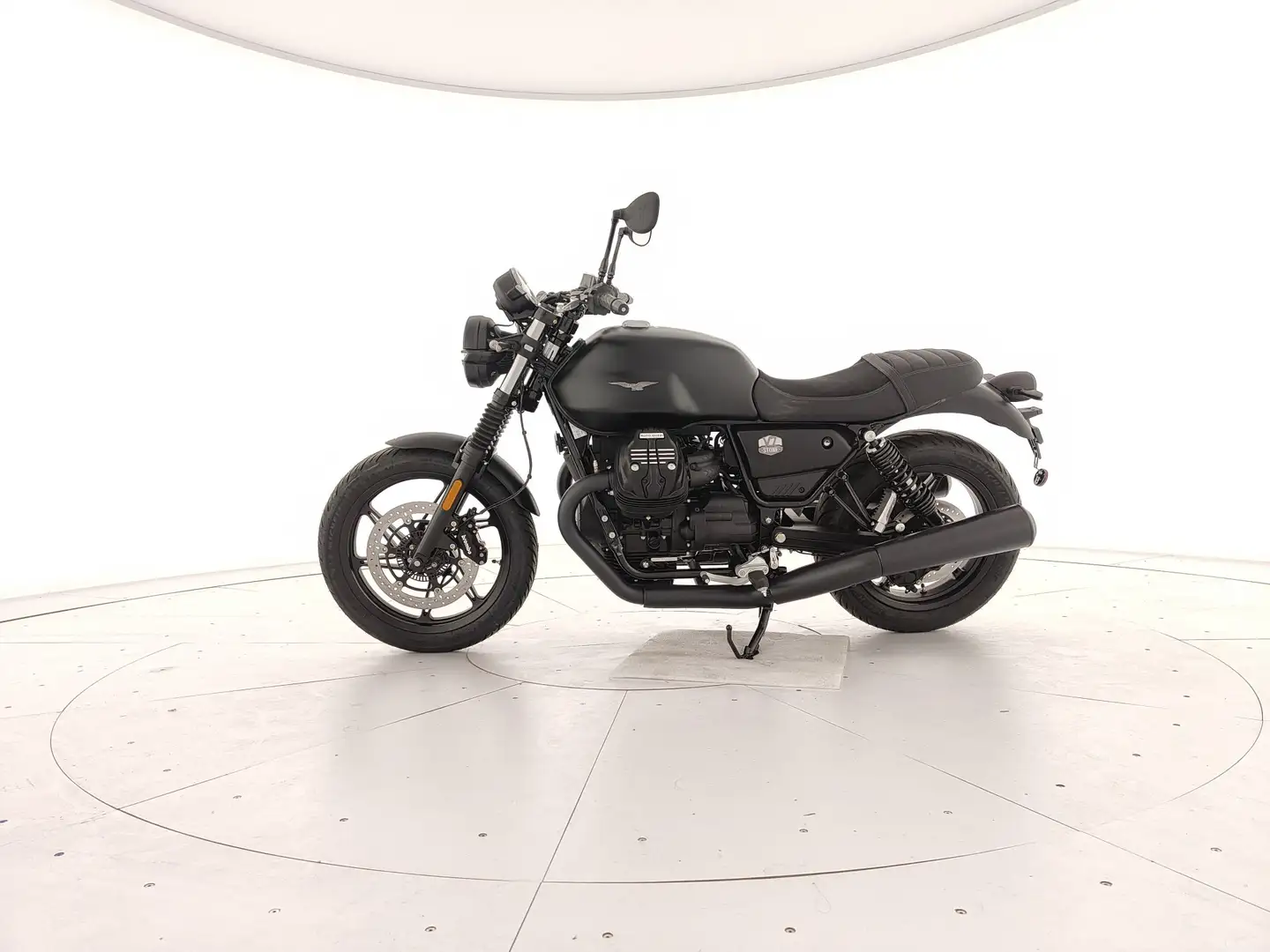 Moto Guzzi V7 STONE NERO Nero - 2