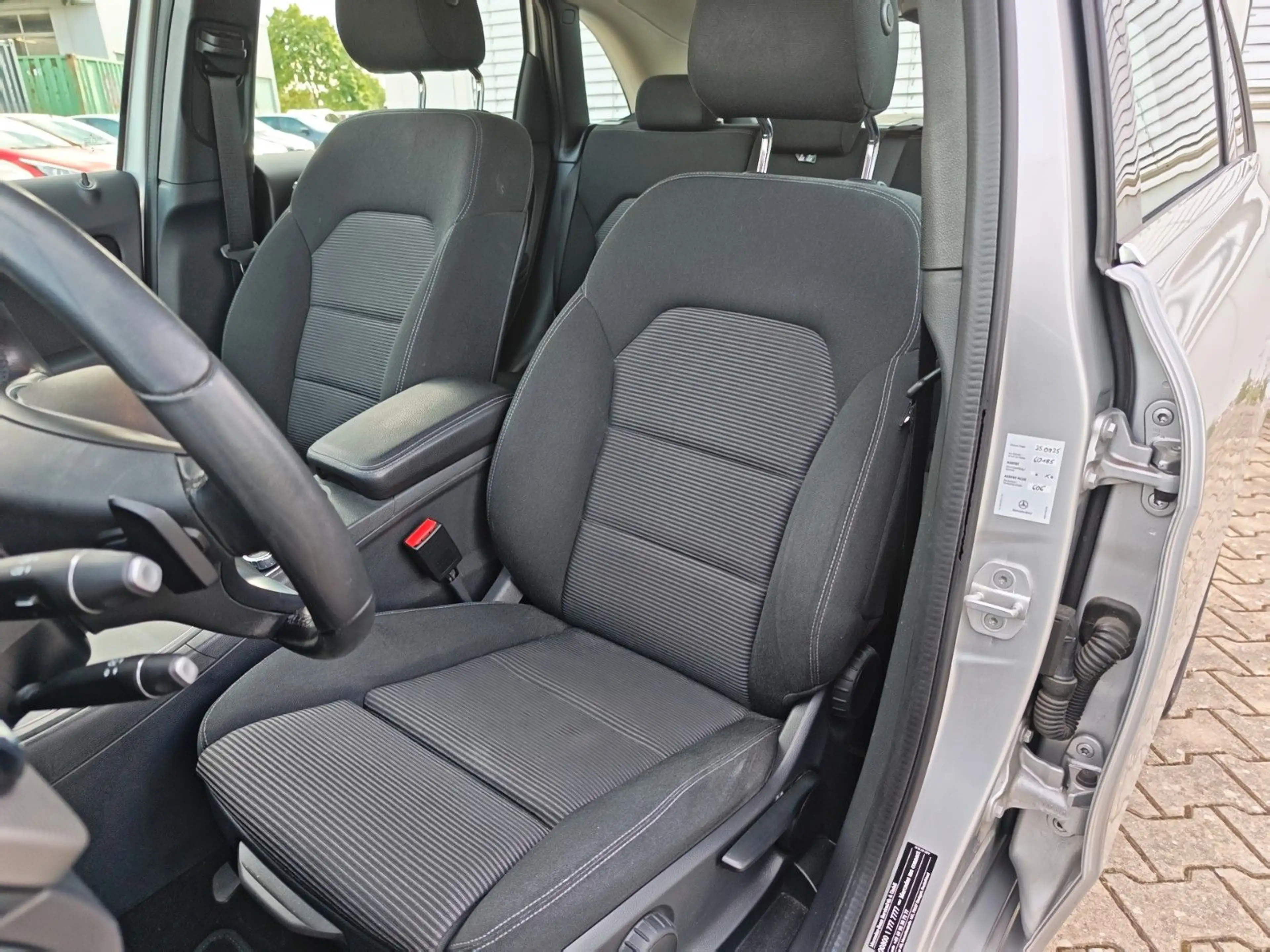 Mercedes-Benz B 180 Navi Sitzheizung 8 Fachbereift Tüv Neu — photo 8