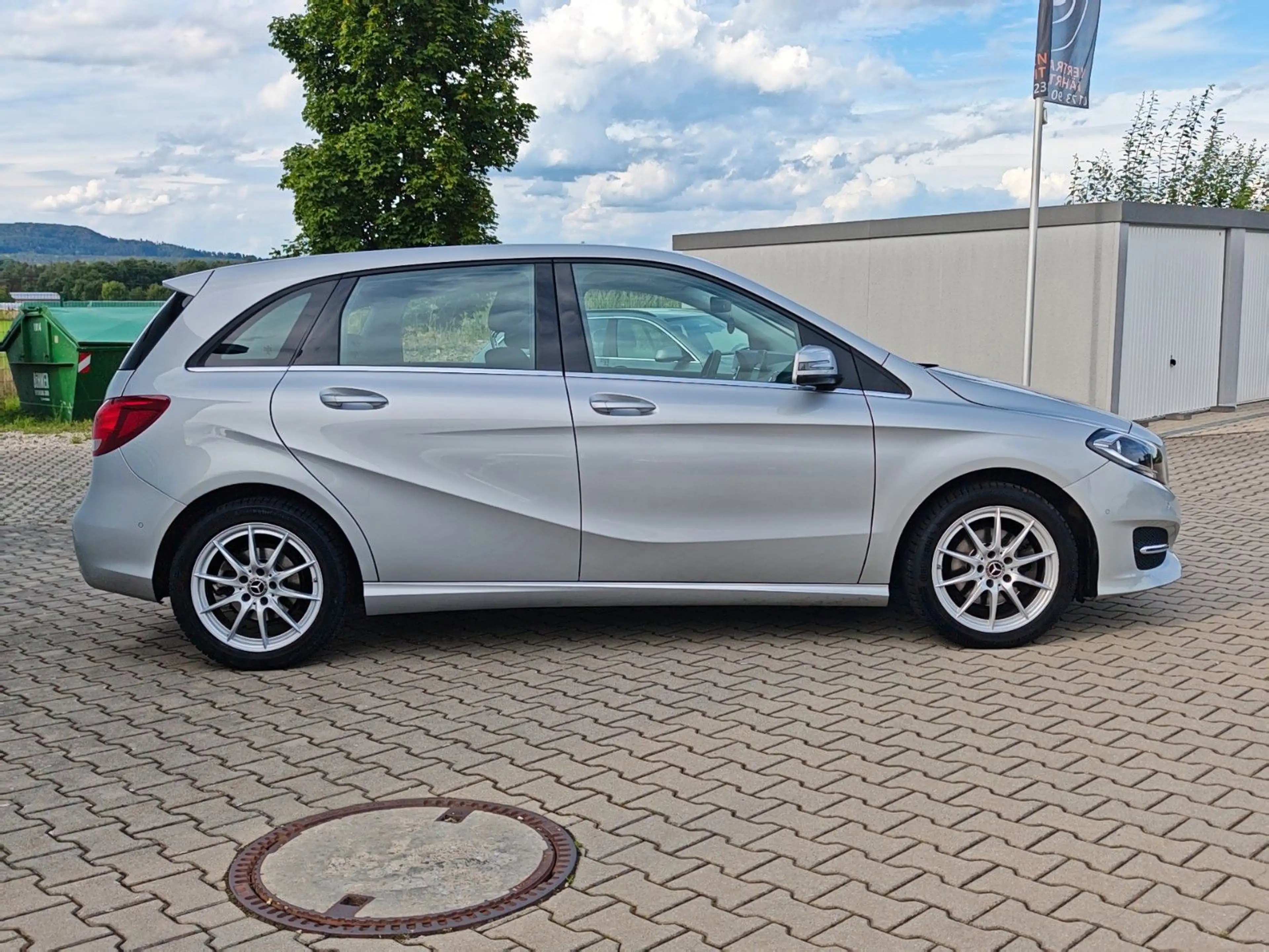 Mercedes-Benz B 180 Navi Sitzheizung 8 Fachbereift Tüv Neu — photo 5