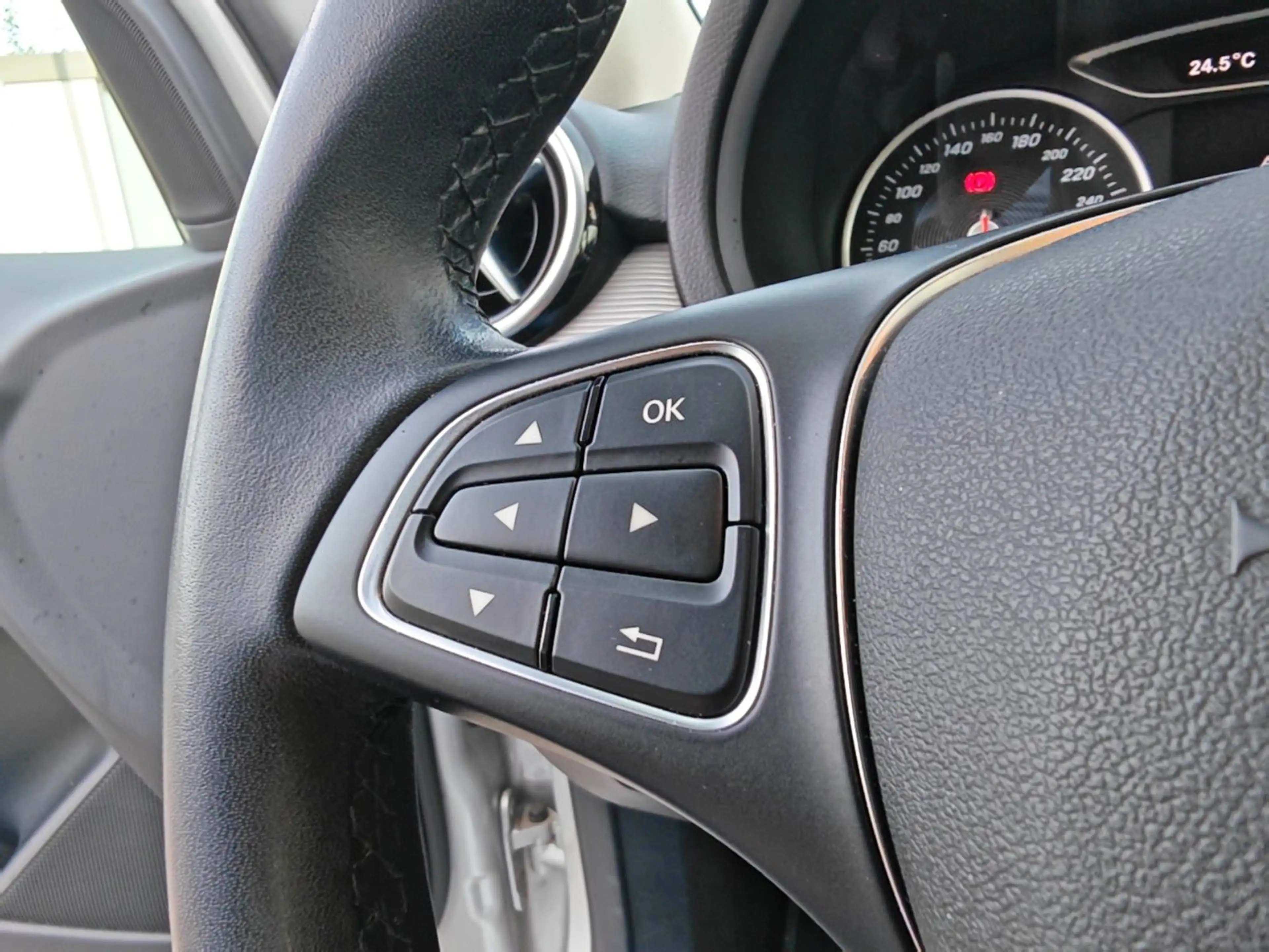 Mercedes-Benz B 180 Navi Sitzheizung 8 Fachbereift Tüv Neu — photo 13
