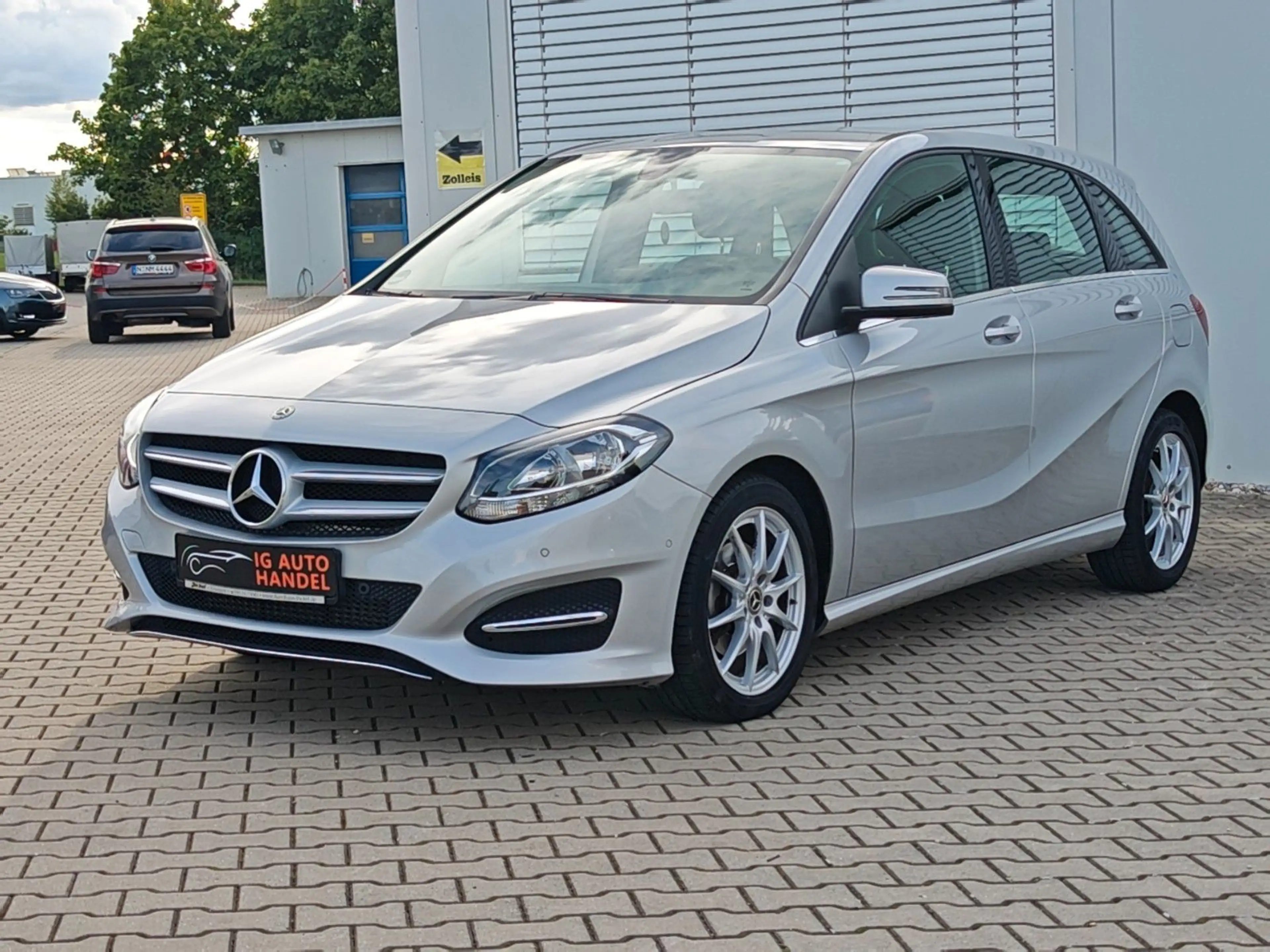 Mercedes-Benz B 180 Navi Sitzheizung 8 Fachbereift Tüv Neu