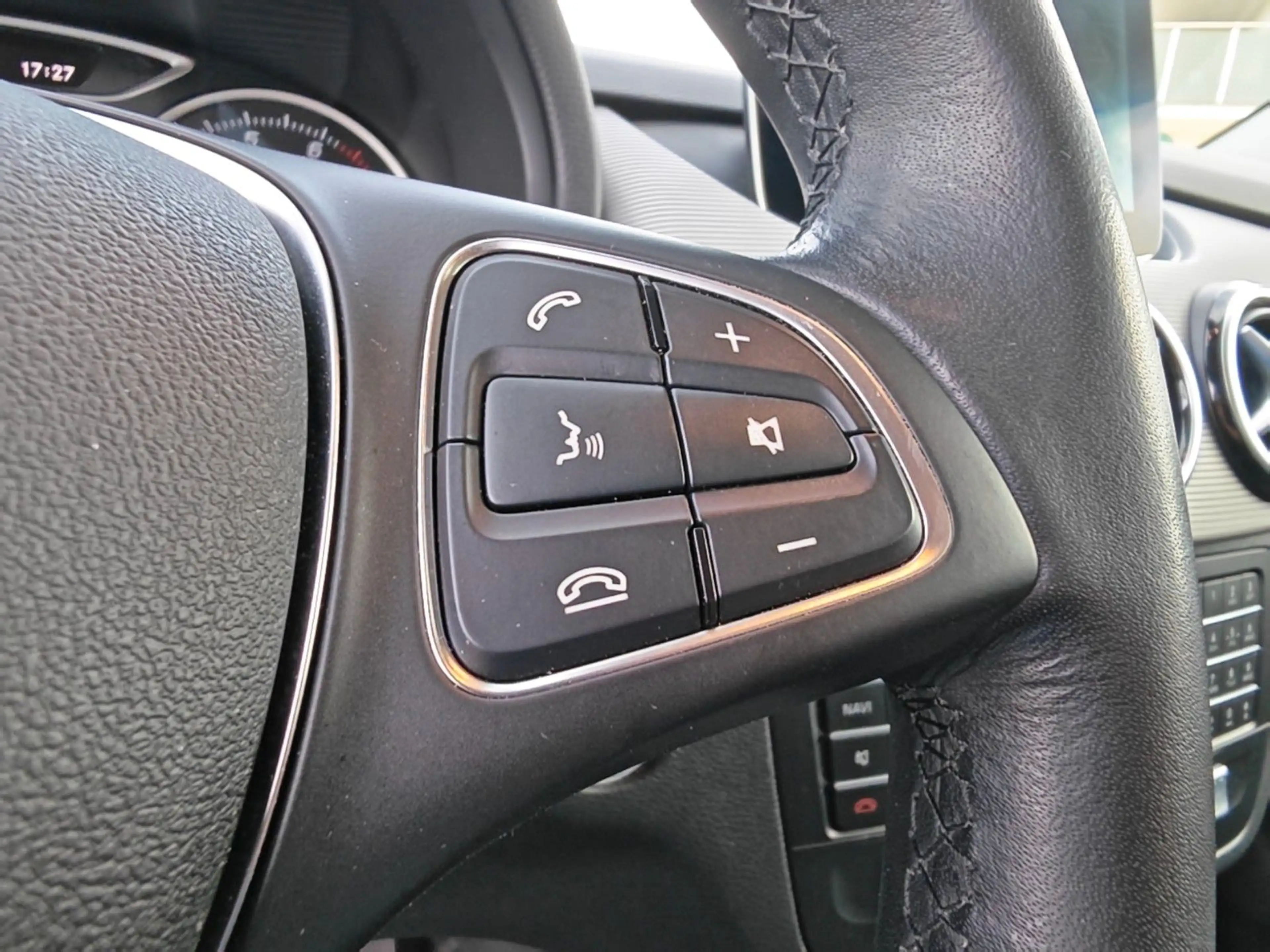 Mercedes-Benz B 180 Navi Sitzheizung 8 Fachbereift Tüv Neu — photo 15