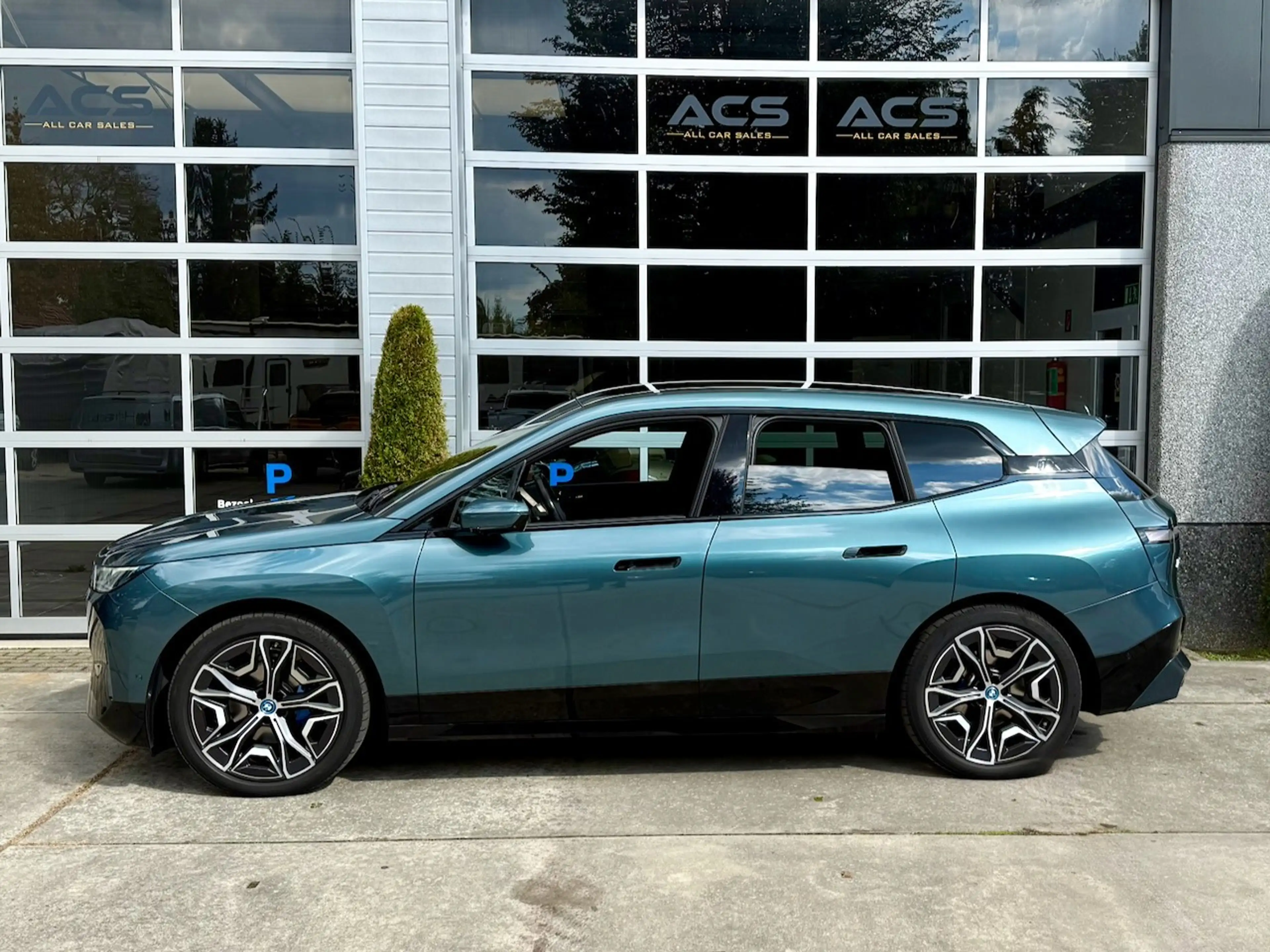 BMW iX XDrive50 High Executive 112 kWh|Bower & Wilkins — photo 4