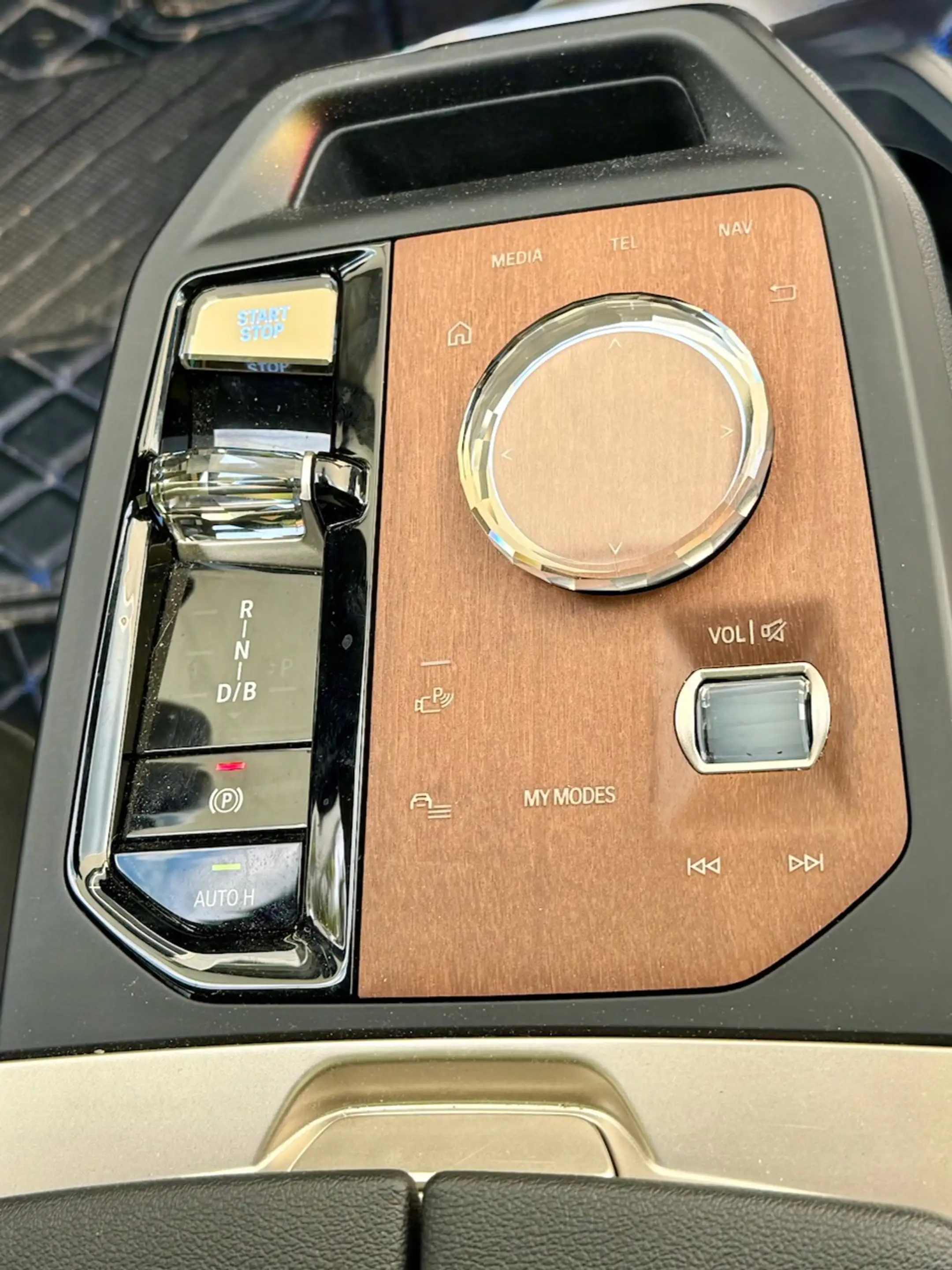 BMW iX XDrive50 High Executive 112 kWh|Bower & Wilkins — photo 18