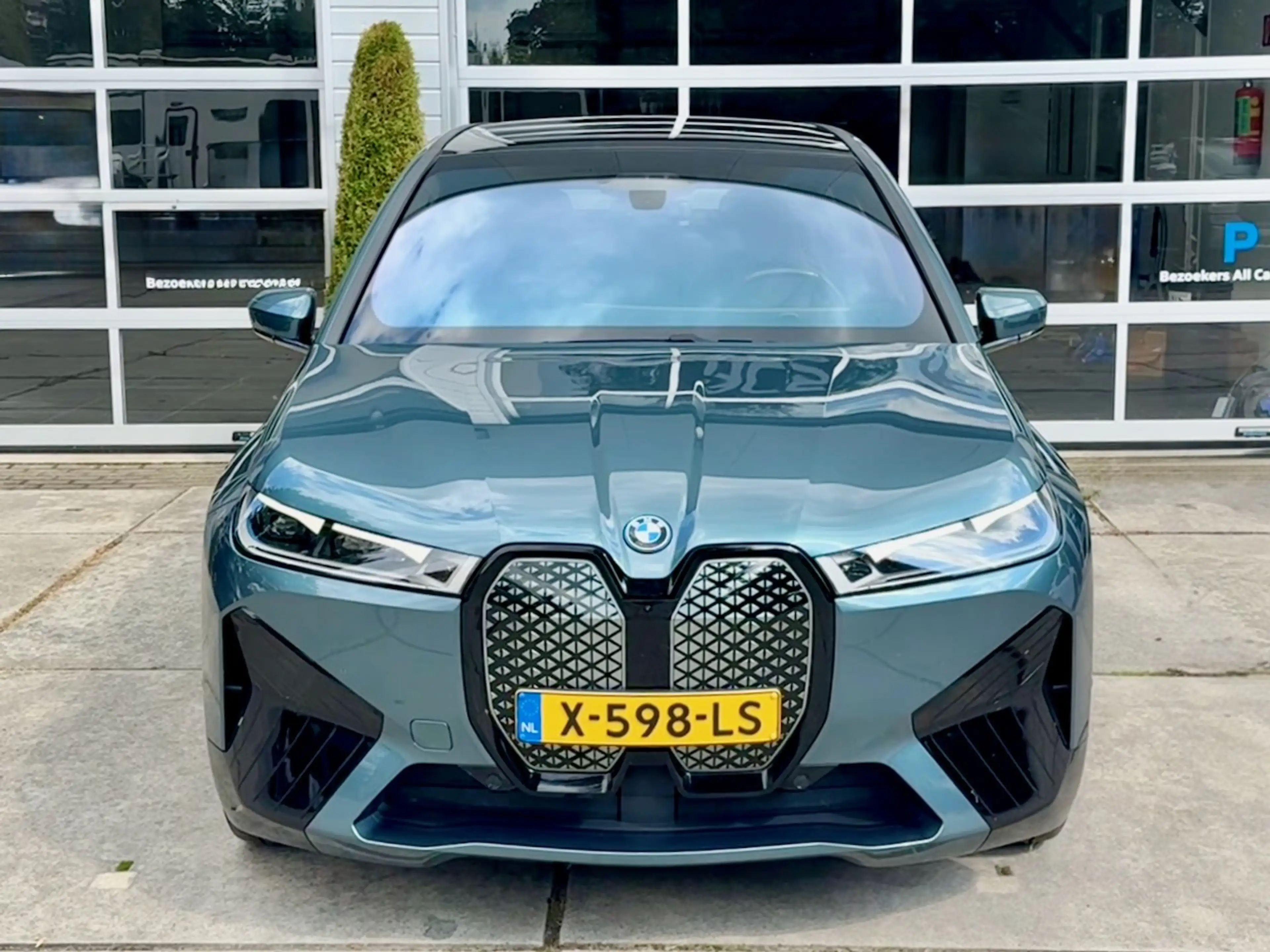 BMW iX XDrive50 High Executive 112 kWh|Bower & Wilkins — photo 2