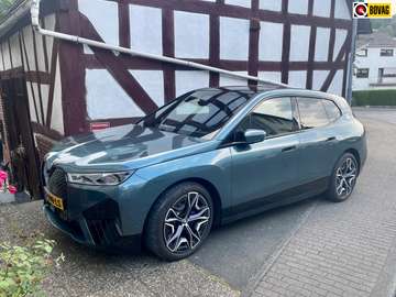 XDrive50 High Executive 112 kWh|Bower & Wilkins