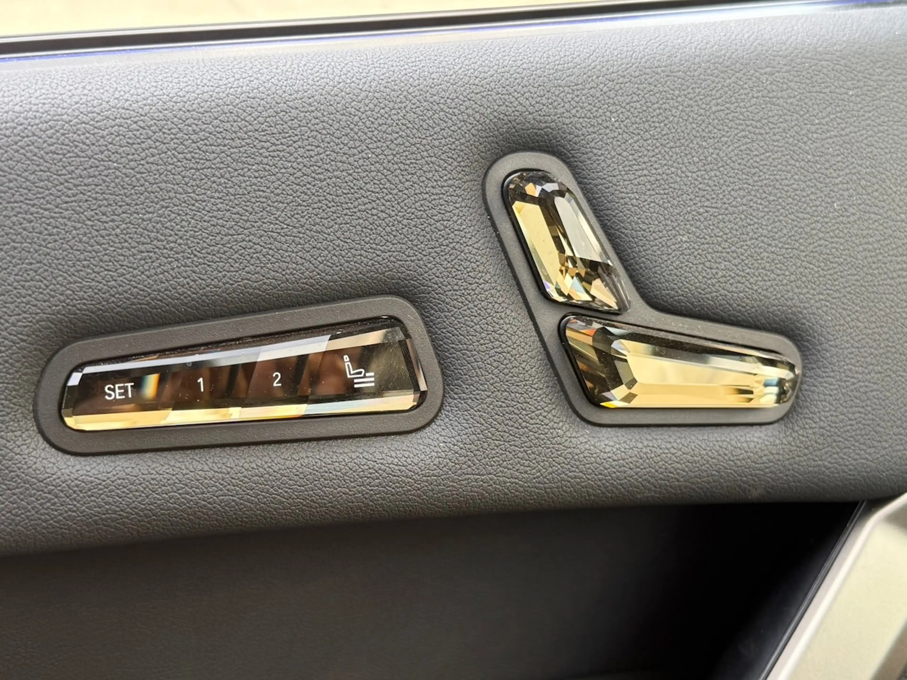 BMW iX XDrive50 High Executive 112 kWh|Bower & Wilkins — photo 22