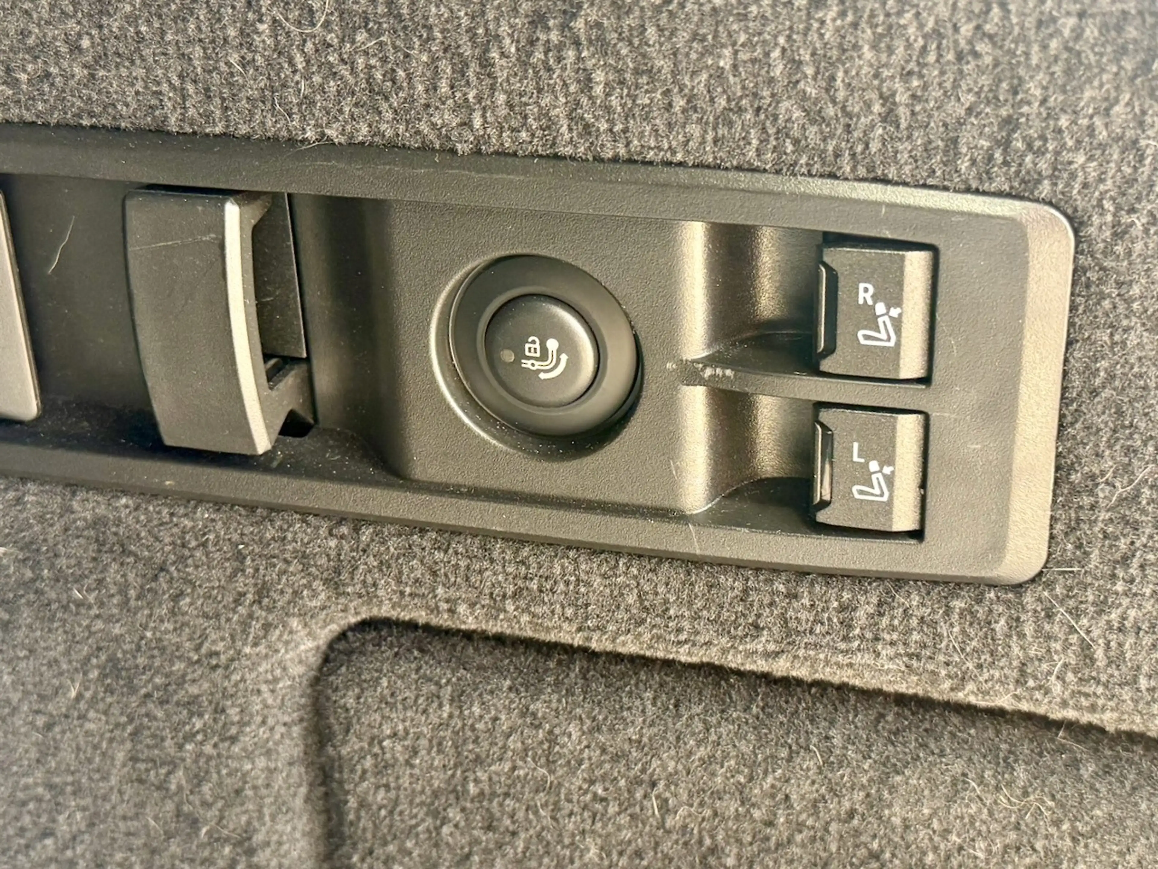 BMW iX XDrive50 High Executive 112 kWh|Bower & Wilkins — photo 14