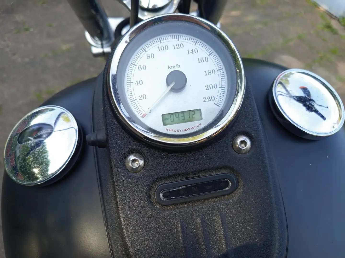 Harley-Davidson Street Bob Schwarz - 2