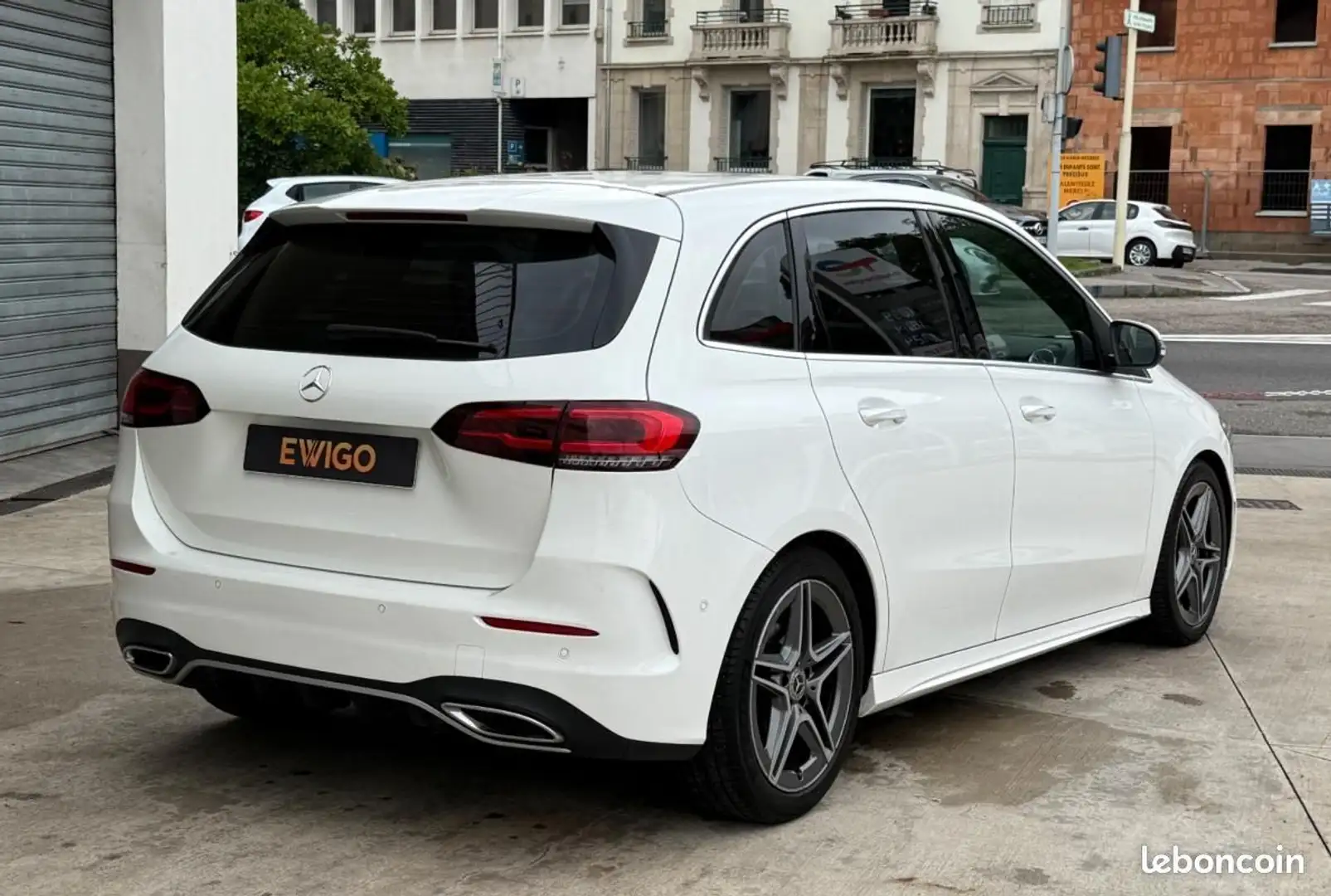 Mercedes-Benz B 180 Mercedes III 180 D 116 AMG LINE EDITION 7G-DCT + CAMERA SIEGES CHAUFFANTS ECLAIRAGE ... Blanc - 2