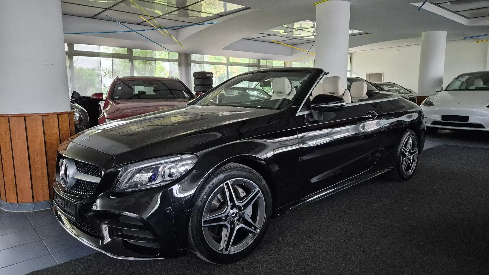 Mercedes-Benz C 200 AMG Line/ACC/Leder/Multibeam/RFK/Spur/Tot Schwarz - 1