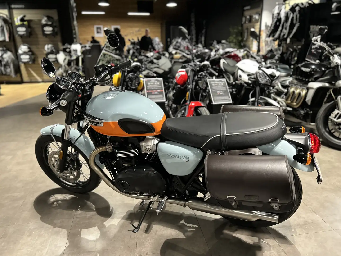 Triumph Bonneville T100 Bleu - 2