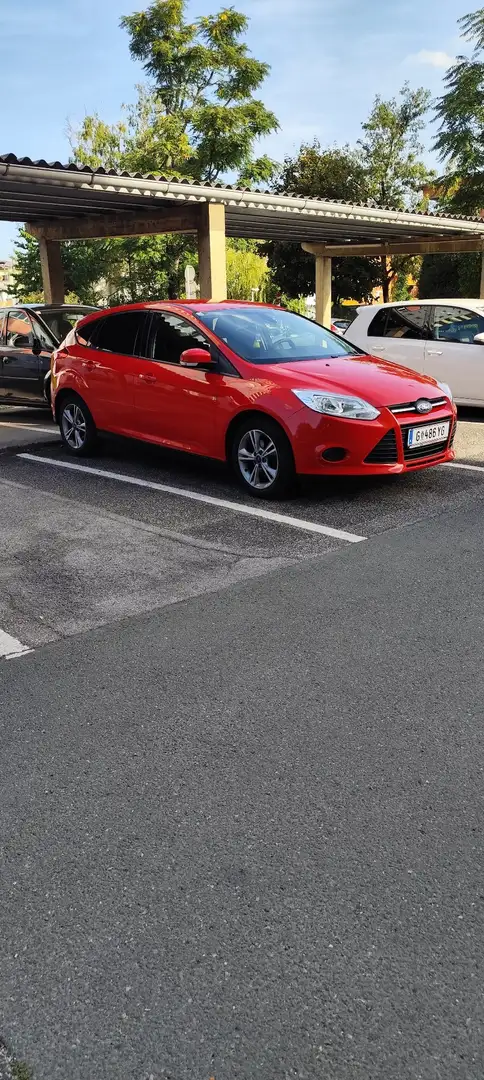 Ford Focus Turnier 1.0 EcoBoost Start-Stopp-System Trend Rot - 1