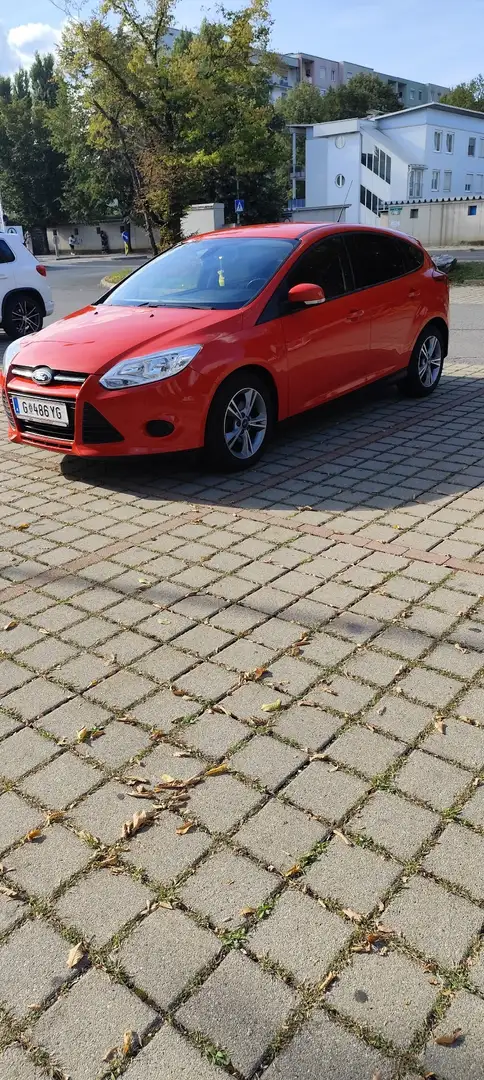 Ford Focus Turnier 1.0 EcoBoost Start-Stopp-System Trend Rot - 2