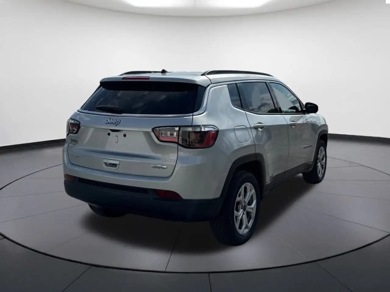 Jeep Compass снимка Jeep Compass