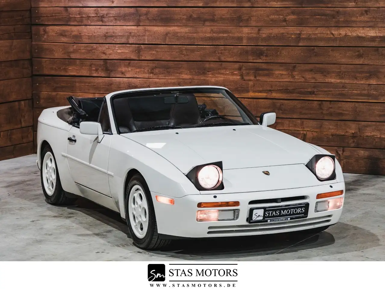 Porsche 944