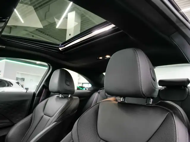 BMW 2 Series view 10