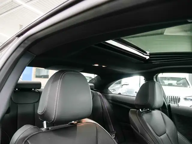 BMW 2 Series view 14