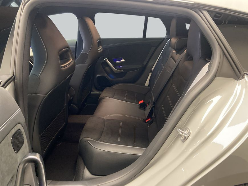 Mercedes-Benz CLA 180 CLA — photo 9