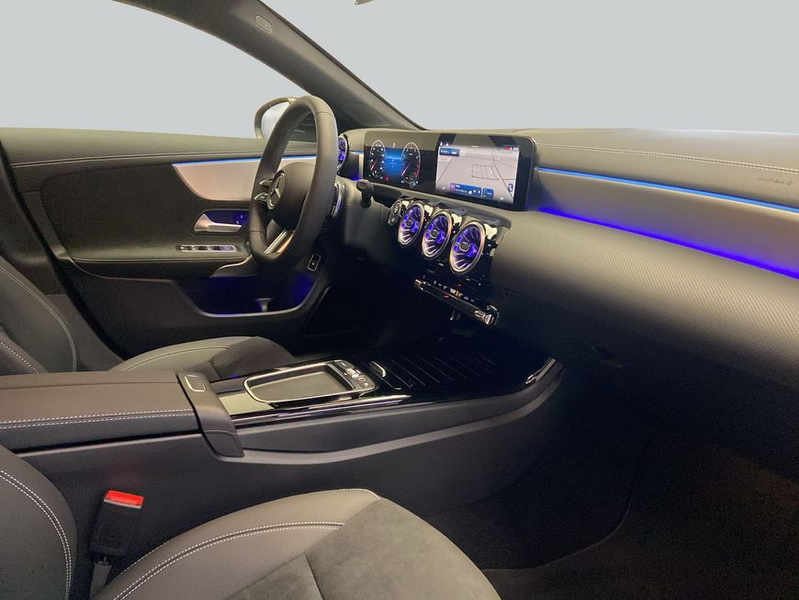 Mercedes-Benz CLA 180 CLA — photo 11
