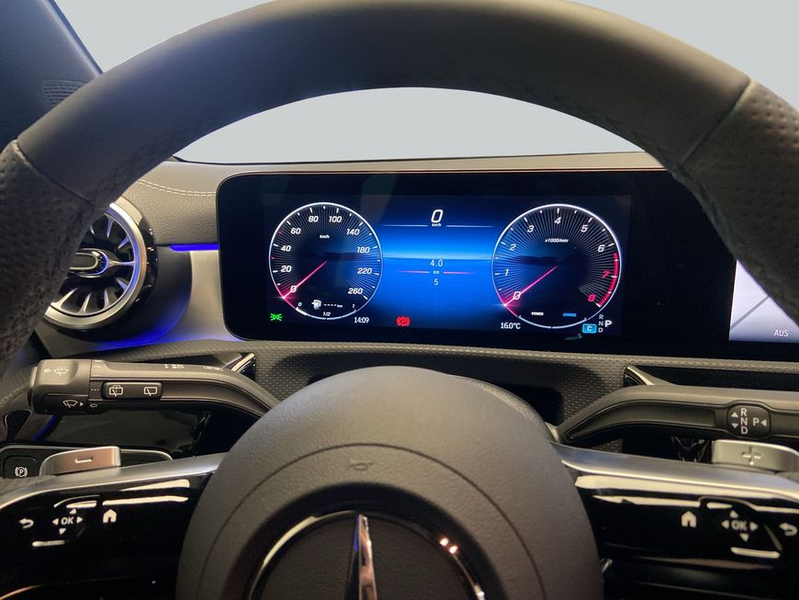 Mercedes-Benz CLA 180 CLA — photo 12
