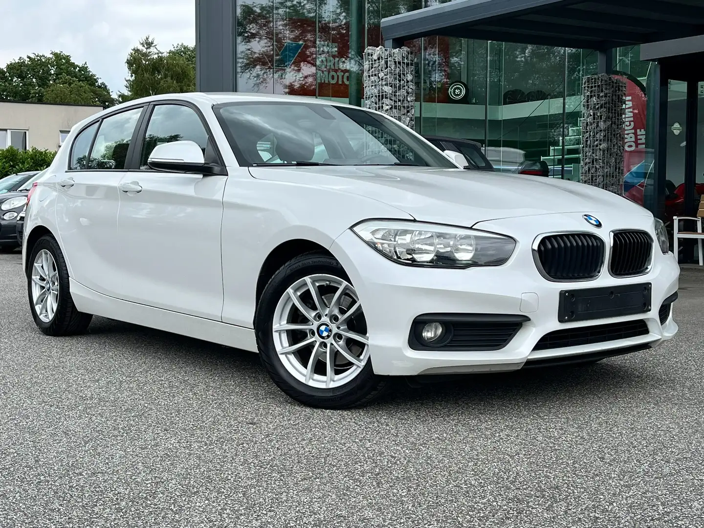 BMW 116 d EfficientDynamics Edition / AIRCO / GPS / PDC Wit - 1