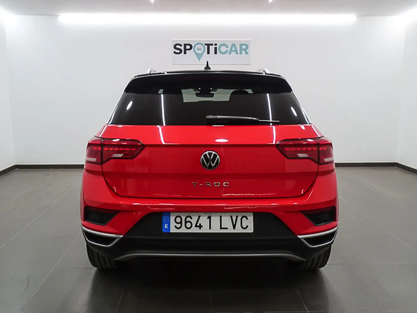 Volkswagen T-Roc 1.0 TSI Advance Style 81kW Rojo - 2