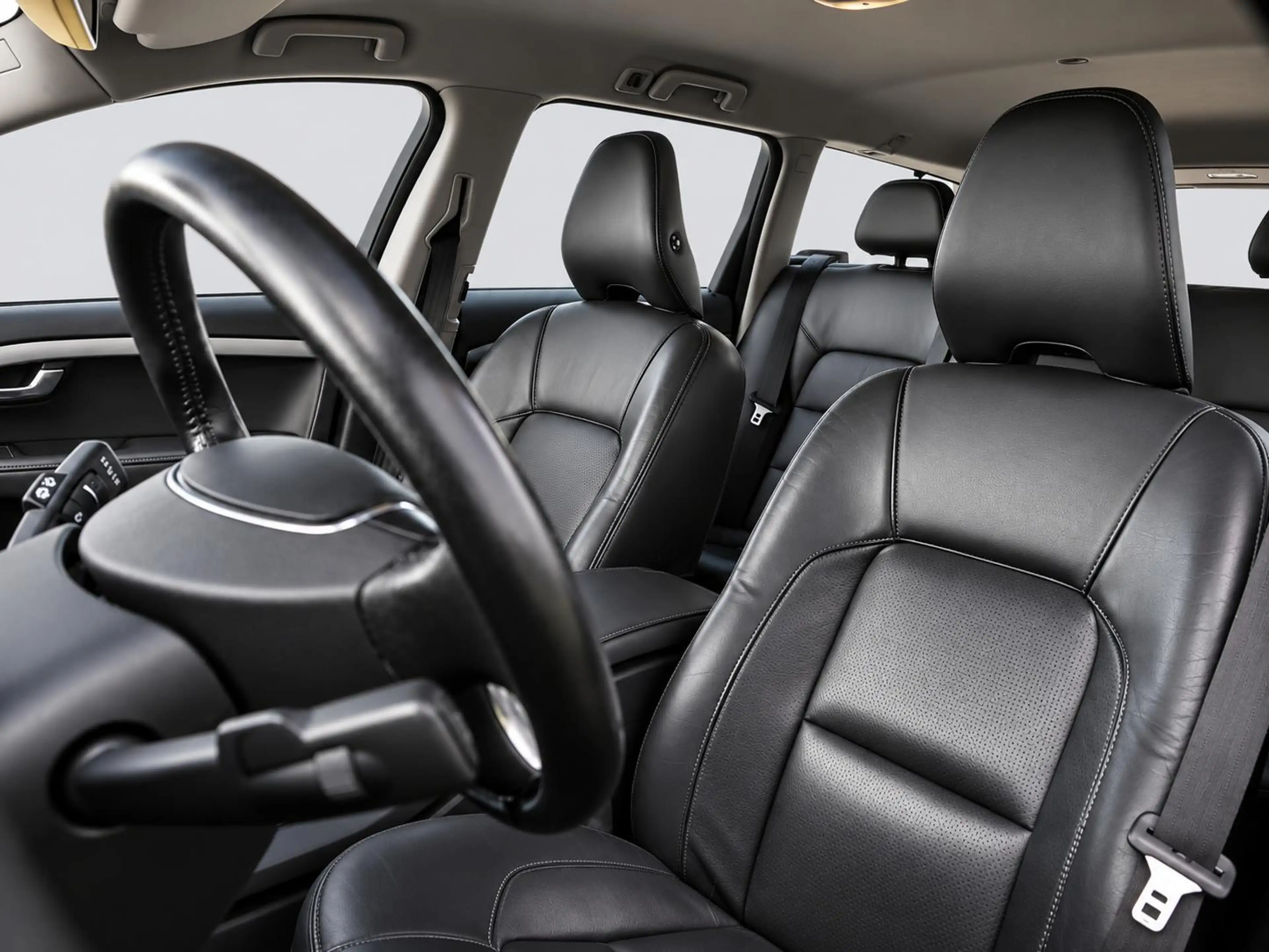 Volvo V70 2.0T R-Edition | Clima | Cruise | Leder | Stoelver — photo 11