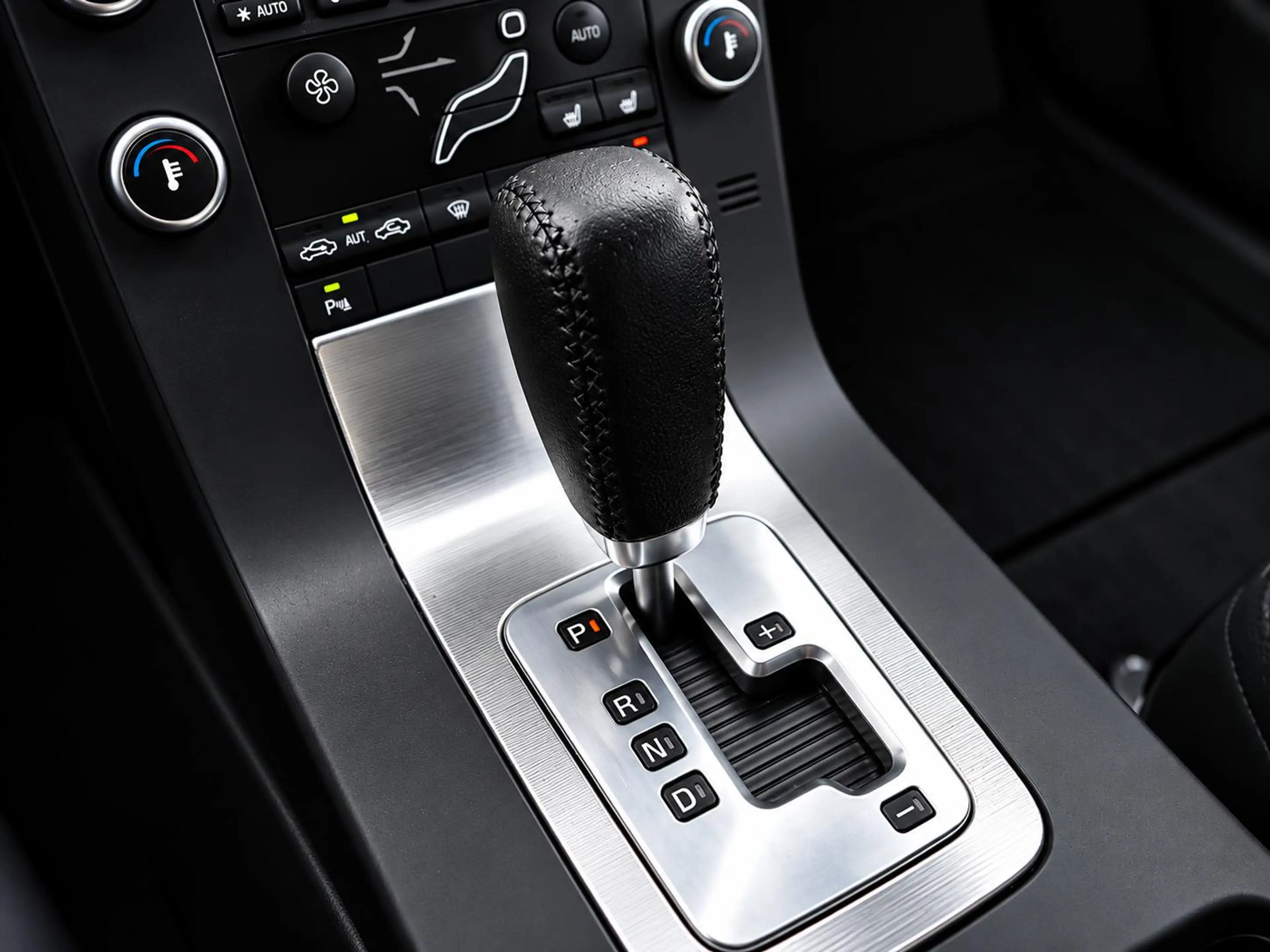 Volvo V70 2.0T R-Edition | Clima | Cruise | Leder | Stoelver — photo 20