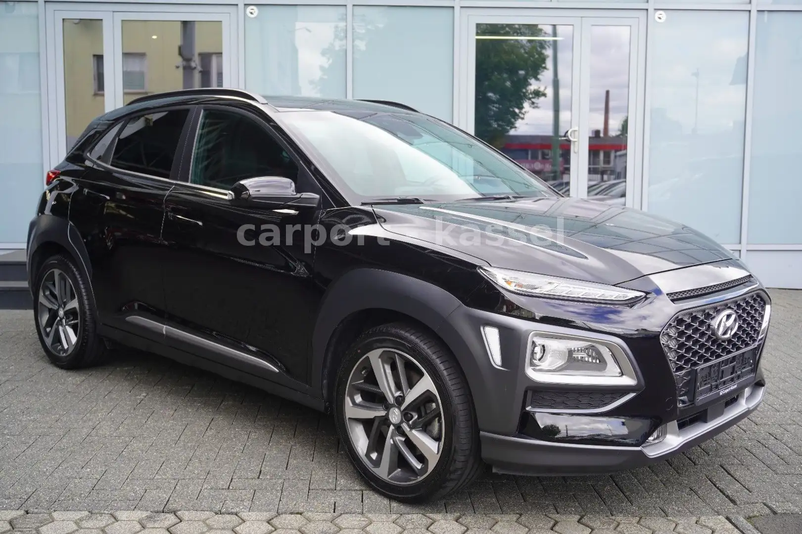Hyundai KONA Style Automatik/Navi/Szhg/LED/1. Hand Schwarz - 1