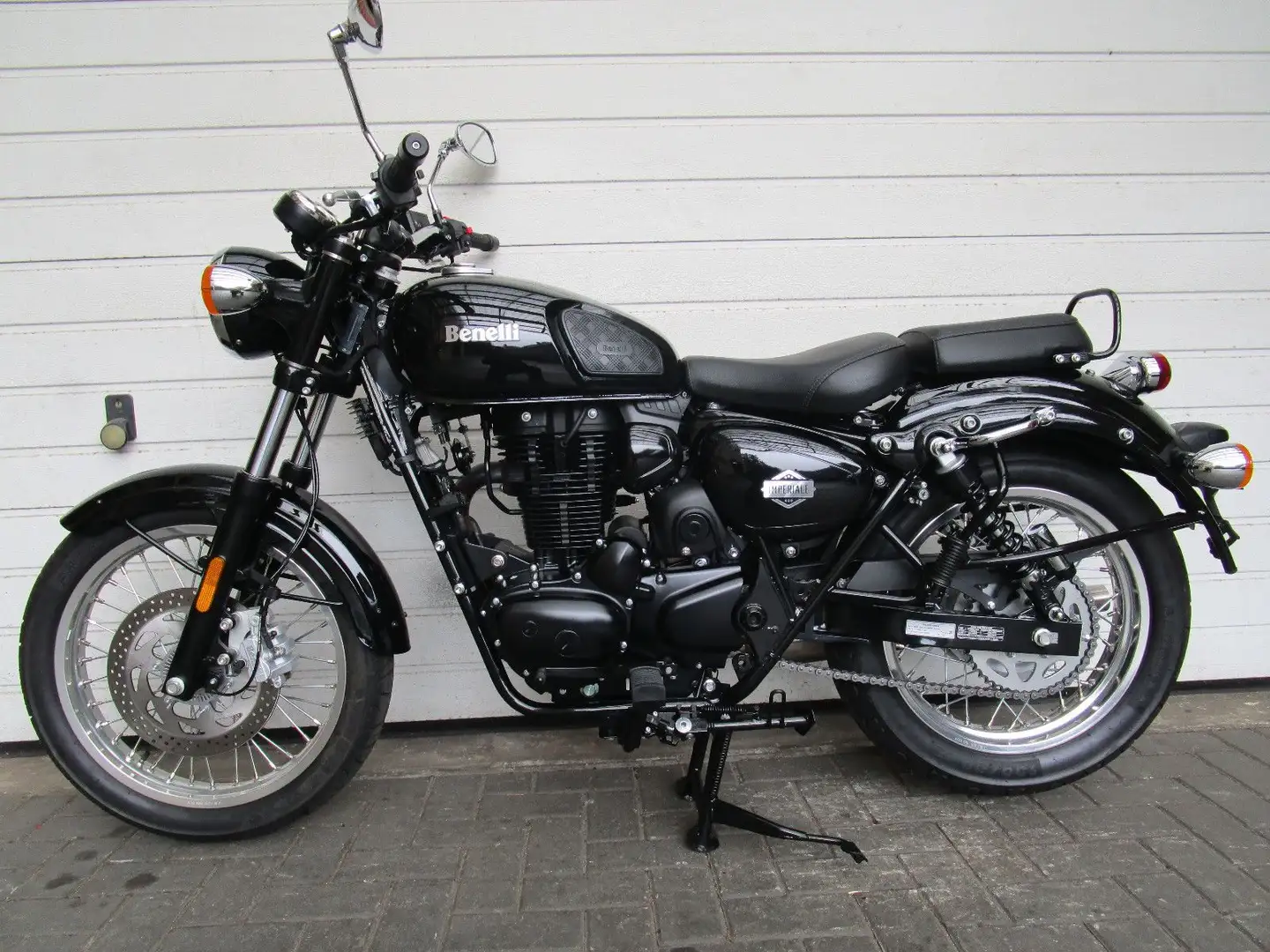 Benelli Imperiale 400    2107 km     Neuzustand Negro - 2