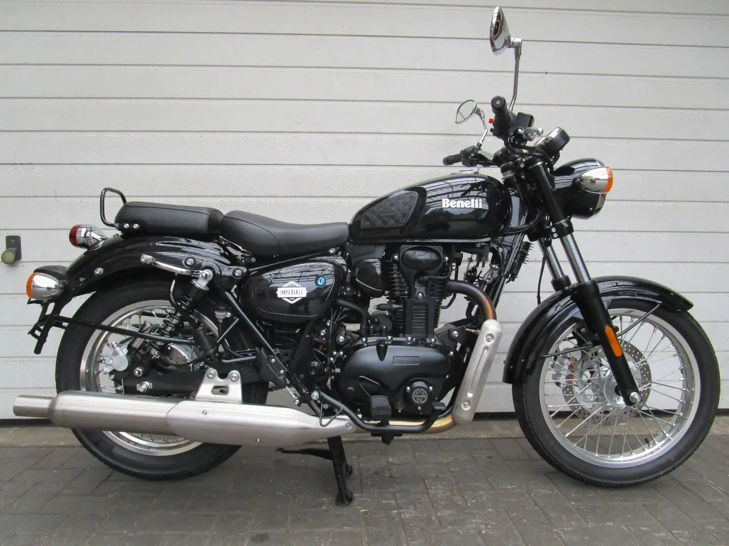 Benelli Imperiale 400    2107 km     Neuzustand Negro - 1