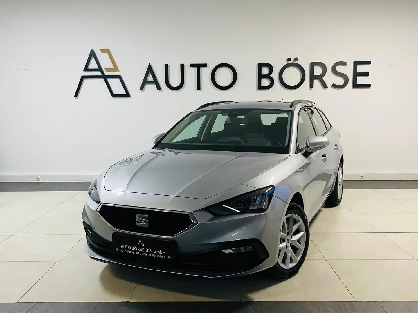 SEAT Leon ST 2.0 TDI DSG STYLE*NAVI*ViCo*PARKLENK*LED Argent - 1
