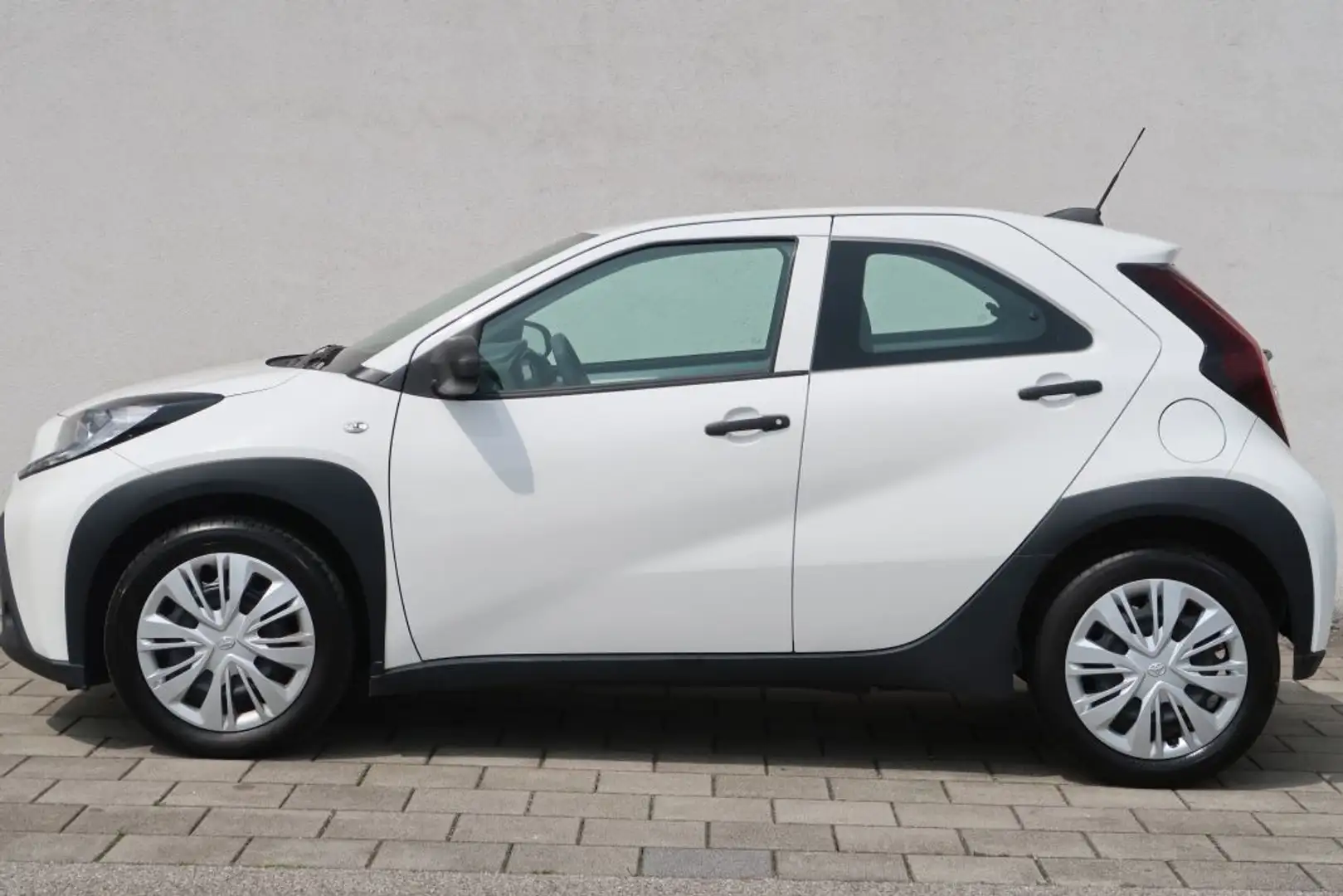 Toyota Aygo X S-CVT Business Edition Weiß - 2