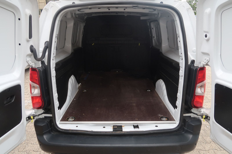 Peugeot Partner 1.5HDI Premium L2 *KAMERA *1.HAND *KLIMA — photo 8