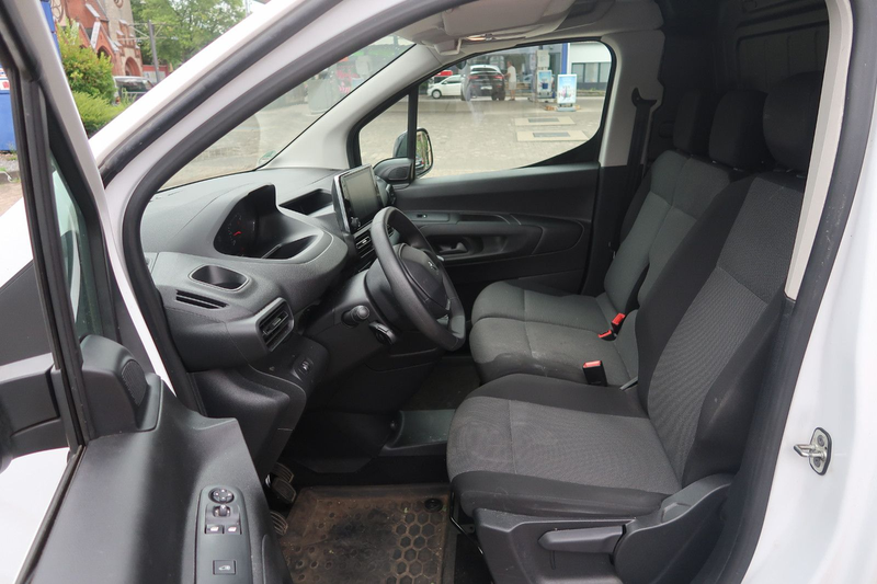 Peugeot Partner 1.5HDI Premium L2 *KAMERA *1.HAND *KLIMA — photo 11