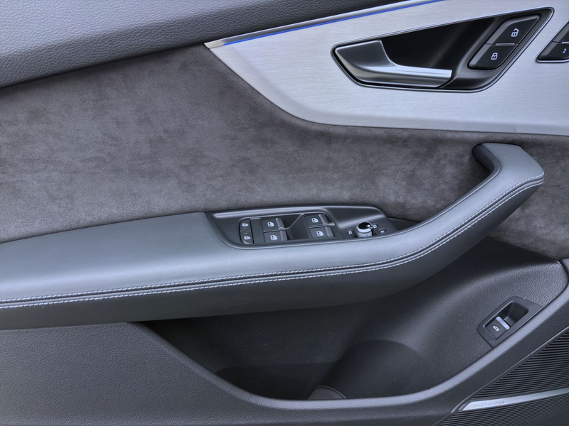 Audi SQ7 Q S LINE STDHZG PANO AHK MATRIX NAVI+ — photo 11