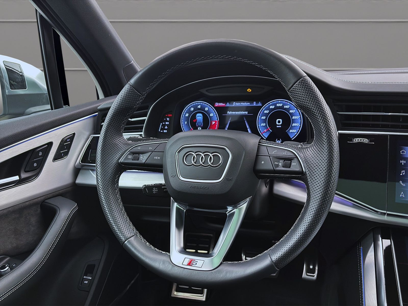 Audi SQ7 Q S LINE STDHZG PANO AHK MATRIX NAVI+ — photo 12