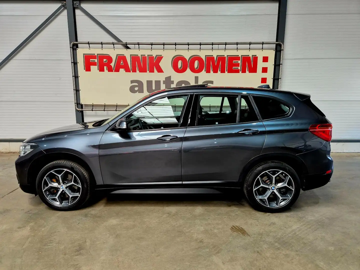 BMW X1 SDrive20i 192PK Corporate Lease + Panorama|LED|Led Grijs - 2