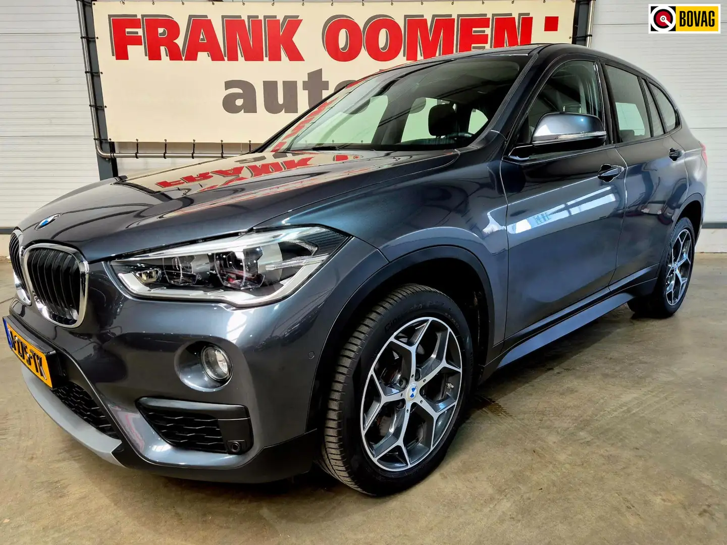 BMW X1 SDrive20i 192PK Corporate Lease + Panorama|LED|Led Grijs - 1