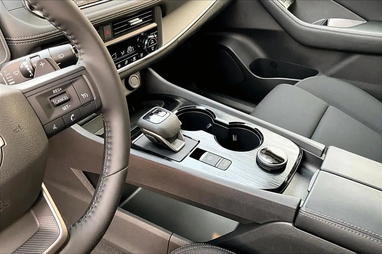 Nissan Rogue photo Nissan Rogue