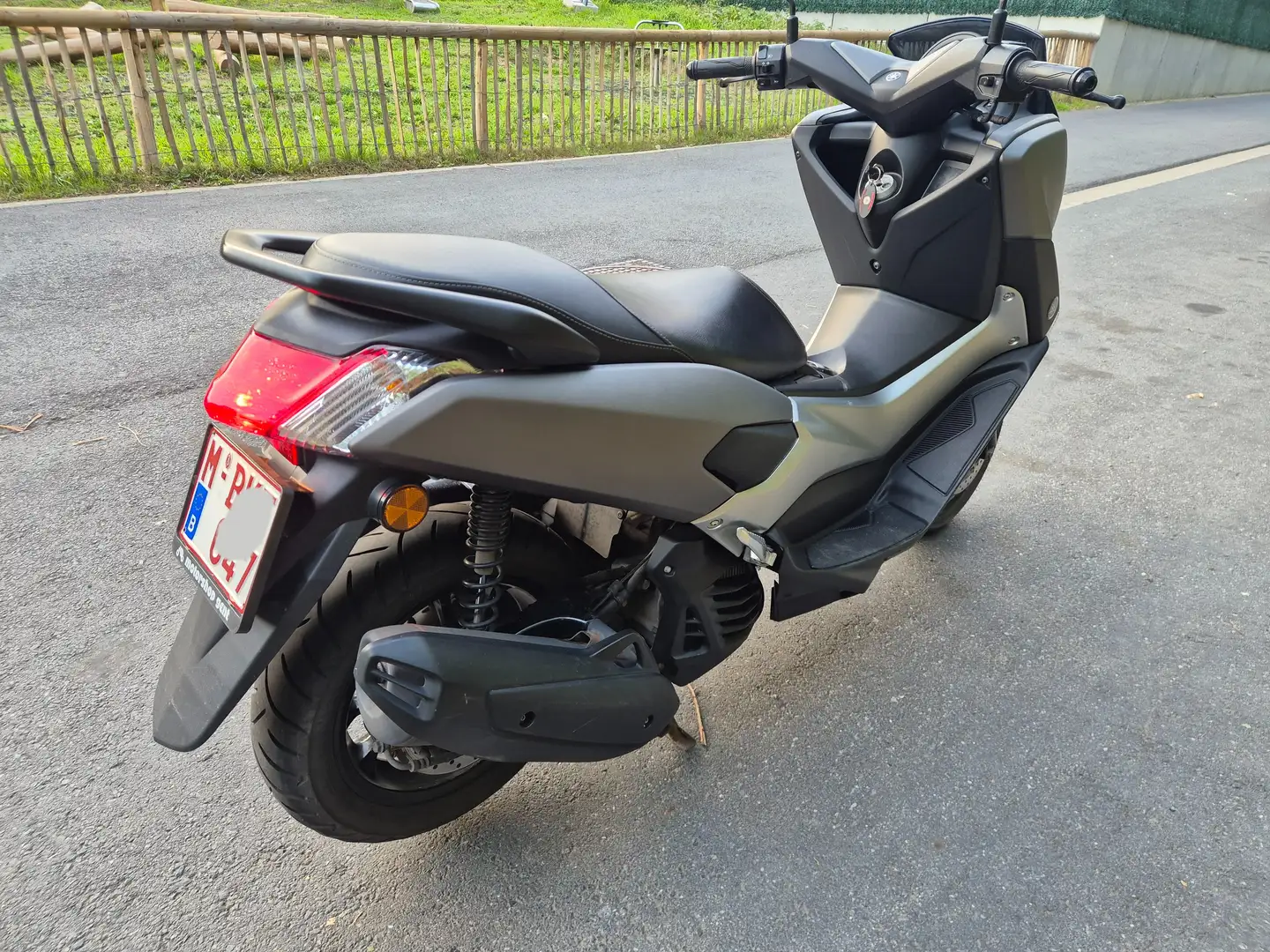 Yamaha NMAX Gris - 1