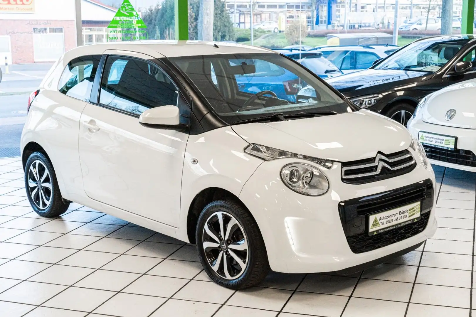 Citroen C1 VTi Shine 1.0 Navigation Tempomat LED  72 PS Weiß - 1