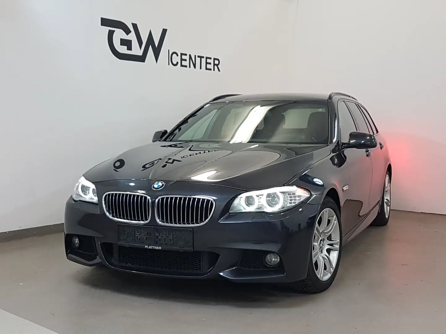 BMW 520 d Touring Aut. F11 M Paket Grau - 2