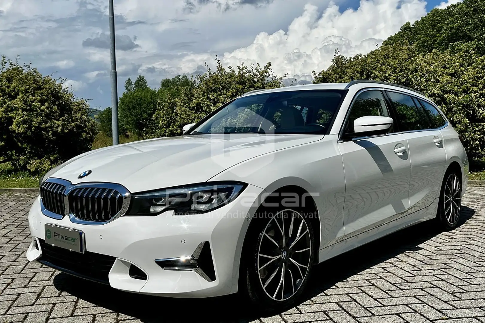 BMW 320 320d 48V Touring Luxury Wit - 1